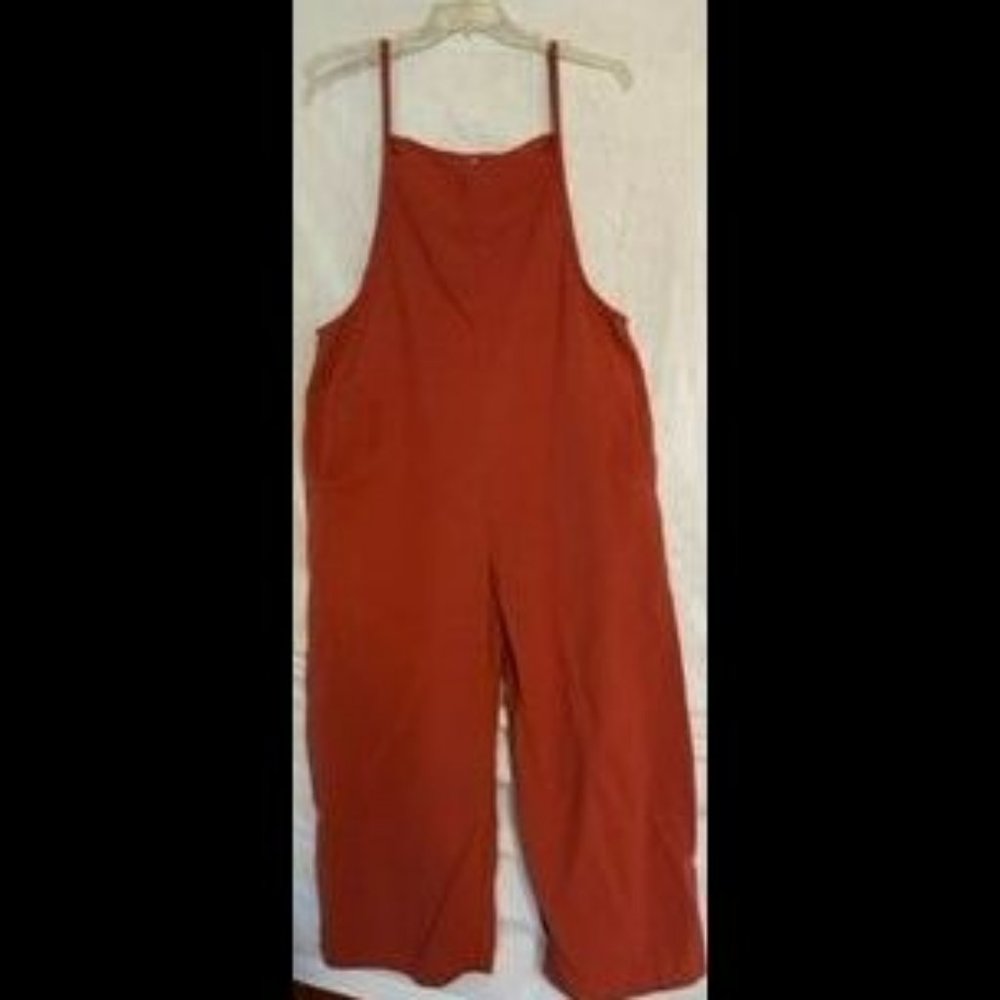 Paprika free-flowing jumpsuit, adjustable straps, one-size